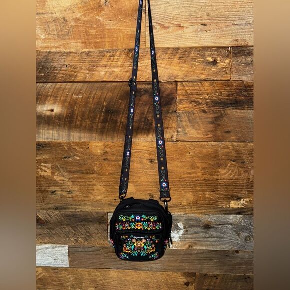 🌸 Bordado Embroidered Crossbody Bag + Tumbler Belt | Multi-Way Festival Ready 🌸 - Picture 2 of 12